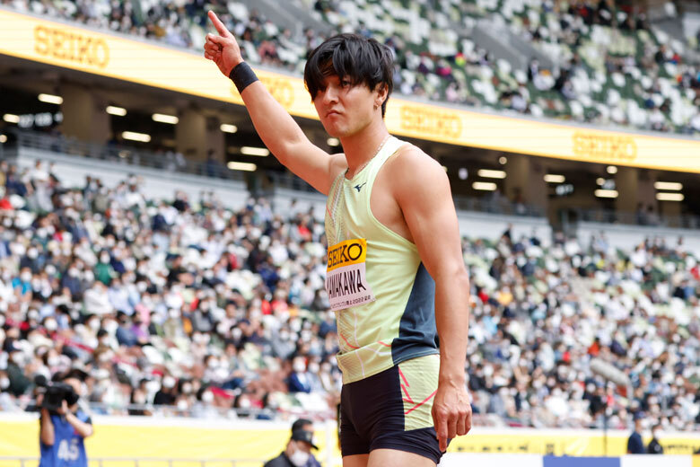 【セイコーゴールデングランプリ2022】男子走幅跳、拍手に応える山川夏輝選手