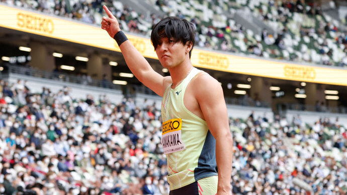 【セイコーゴールデングランプリ2022】男子走幅跳、拍手に応える山川夏輝選手
